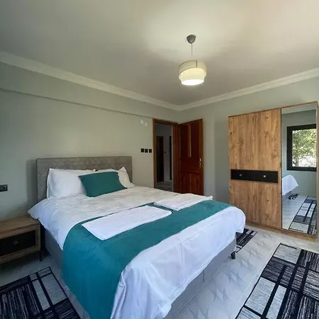 דירה Flat With Garden On Center *