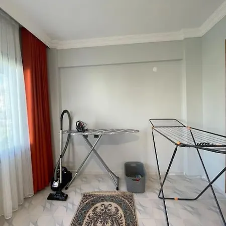 Flat With Garden On Center