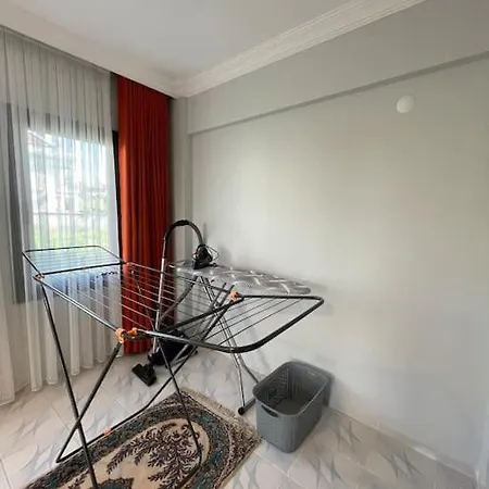 Flat With Garden On Center דירה פאטהיה