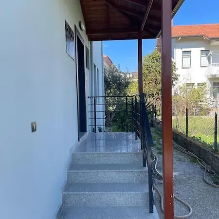 Flat With Garden On Center דירה פאטהיה